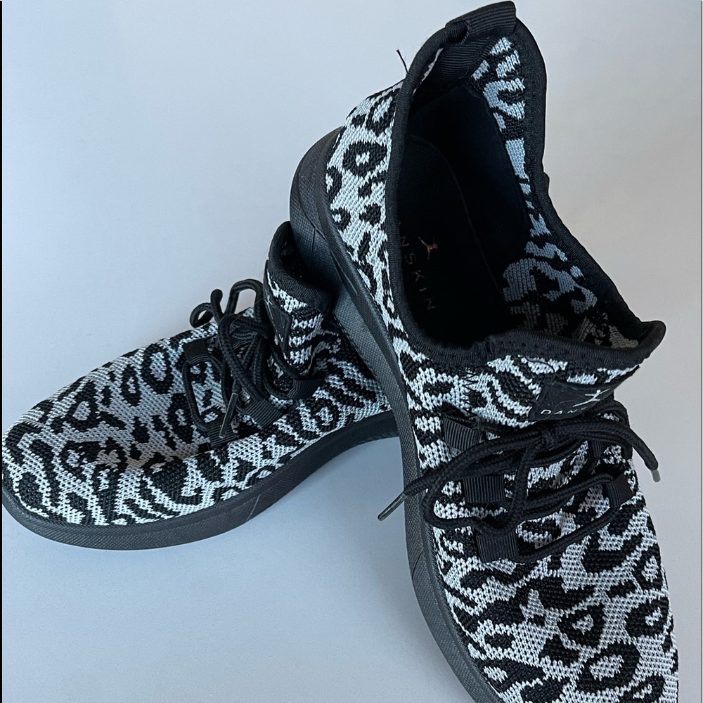 Women’s.Ferocity Animal Print Sneakers - New, Size 10